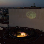 NOPȚI DE VARĂ, SUS, PE TEATRU